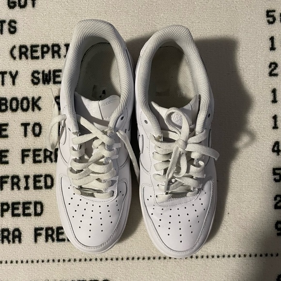 Nike Air Force One - Picture 3 of 8